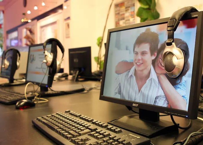 بيت شباب يوغيندهيربرغه - - إنترناشونال