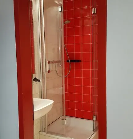 ユーゲントヘルベルゲ インターナショナル *